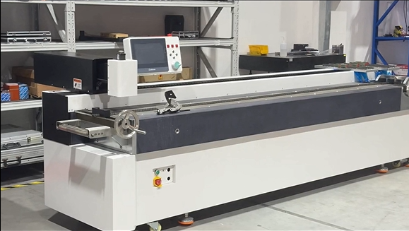 Tank chain distance measuring instrument